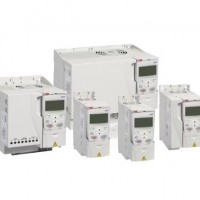 ABB  低壓交流傳動變頻器   1-phase supply voltage 200 - 240 V units  ACS320-01U-04A7-2